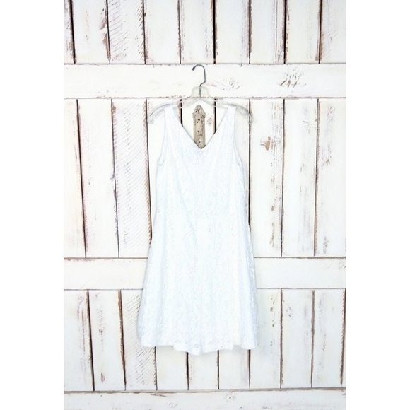 Jones New York Dresses & Skirts - Vintage 90s white cotton eyelet lace sleeveless summer dress